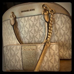 Michael Kors purse and matching wallet
